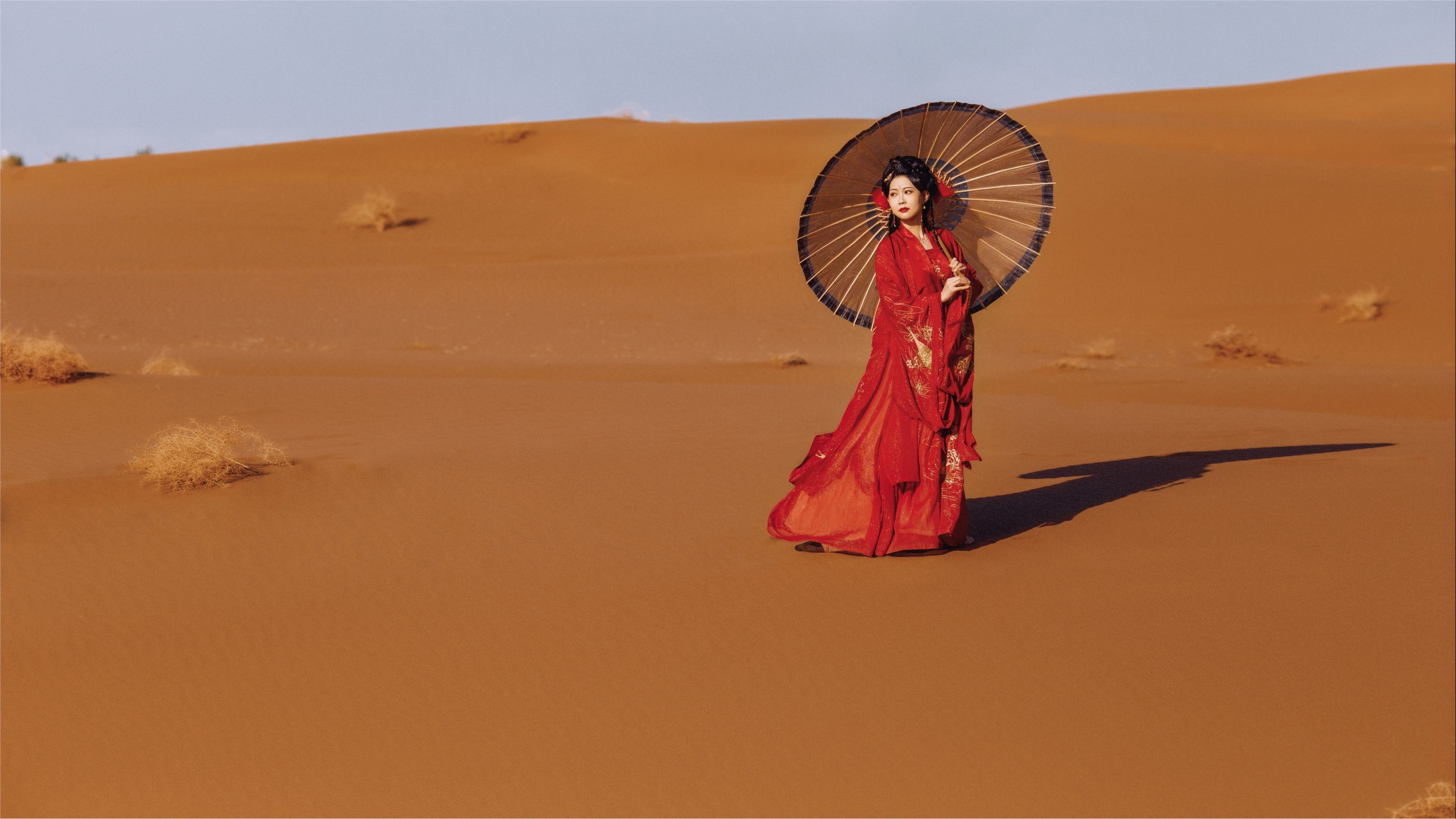 YITUYU艺图语 2021.09.08 漠上行 兔小白